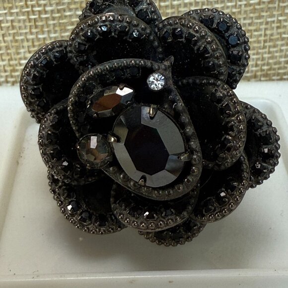 Sorrelli Full Bloom Crystal Flower Ring With Black & Swarovski Crystals Size 6 - Picture 9 of 16